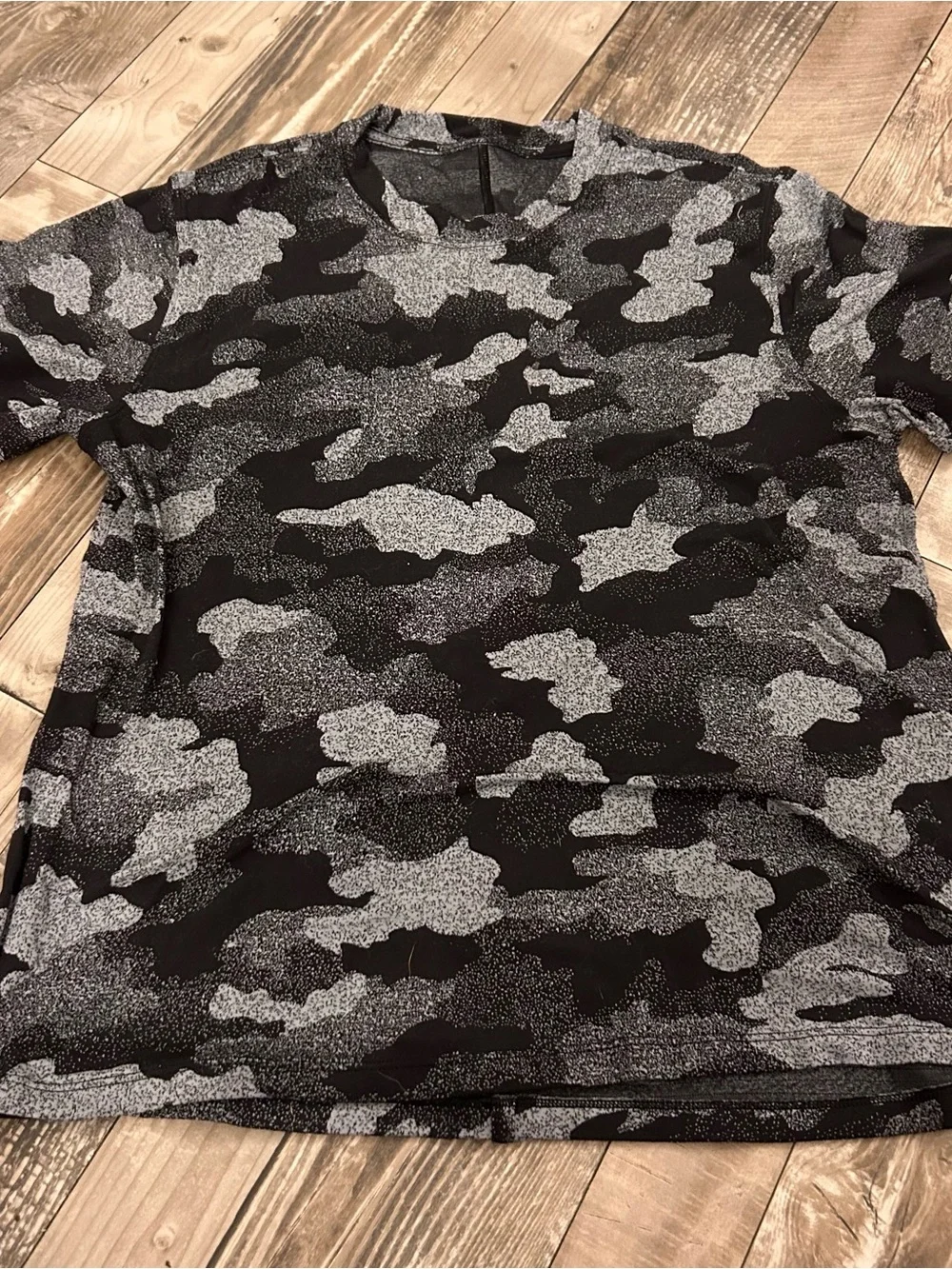 Lululemon Women’s Camo Top